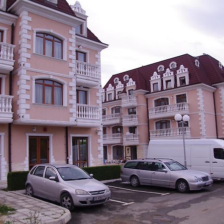 Hotel Aristokrat Обзор Екстер'єр фото