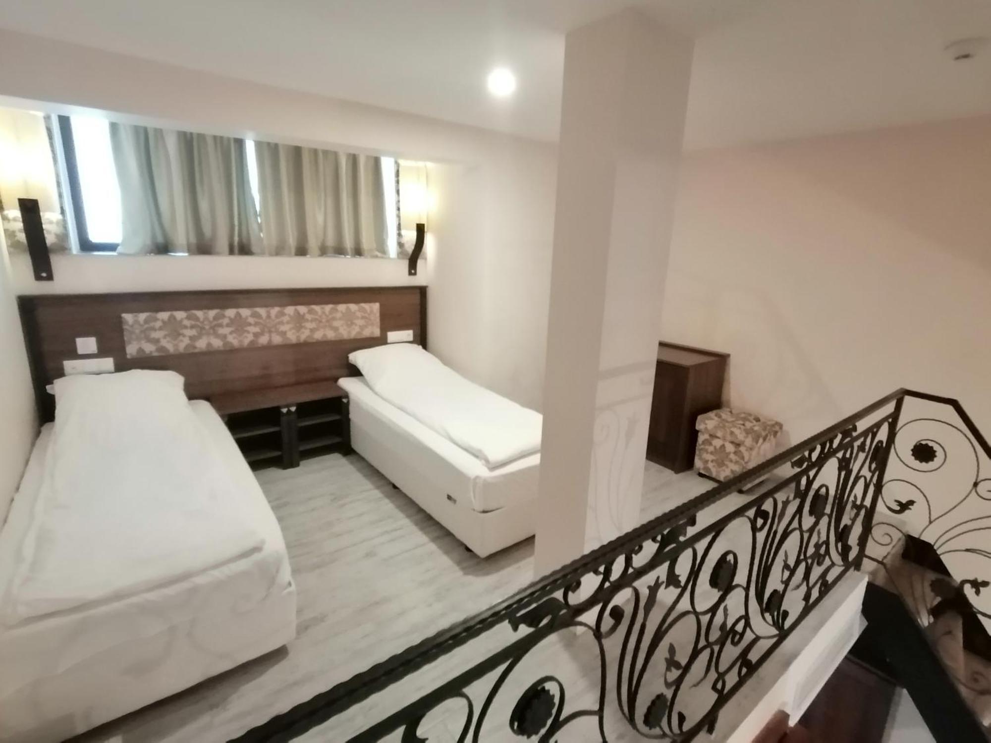 Hotel Aristokrat Обзор Екстер'єр фото