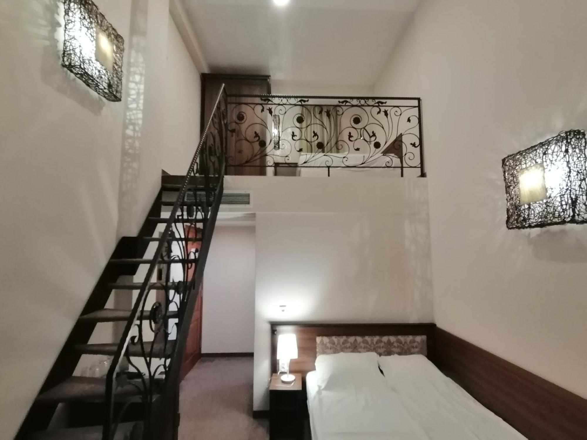 Hotel Aristokrat Обзор Екстер'єр фото