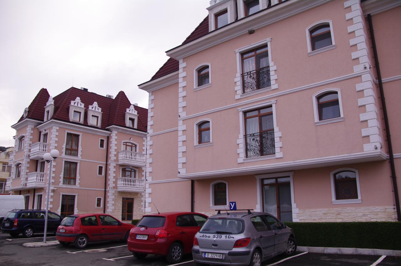 Hotel Aristokrat Обзор Екстер'єр фото