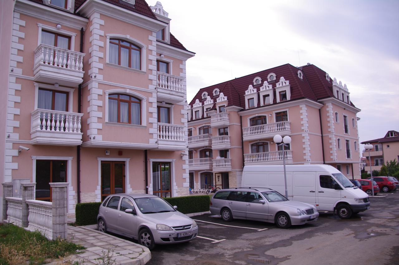 Hotel Aristokrat Обзор Екстер'єр фото
