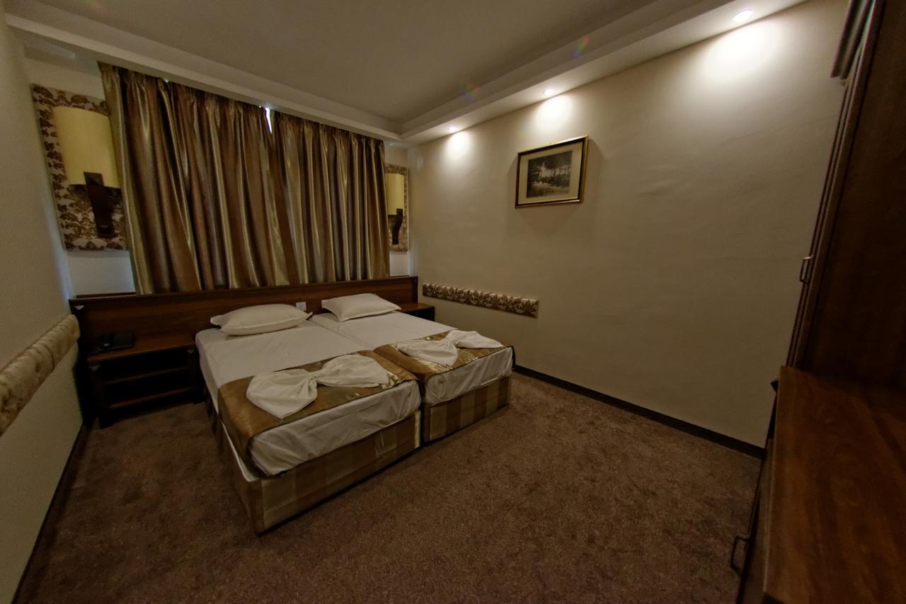 Hotel Aristokrat Обзор Екстер'єр фото