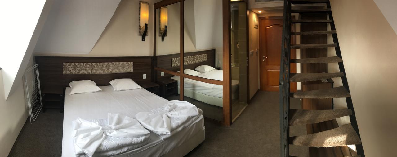 Hotel Aristokrat Обзор Екстер'єр фото